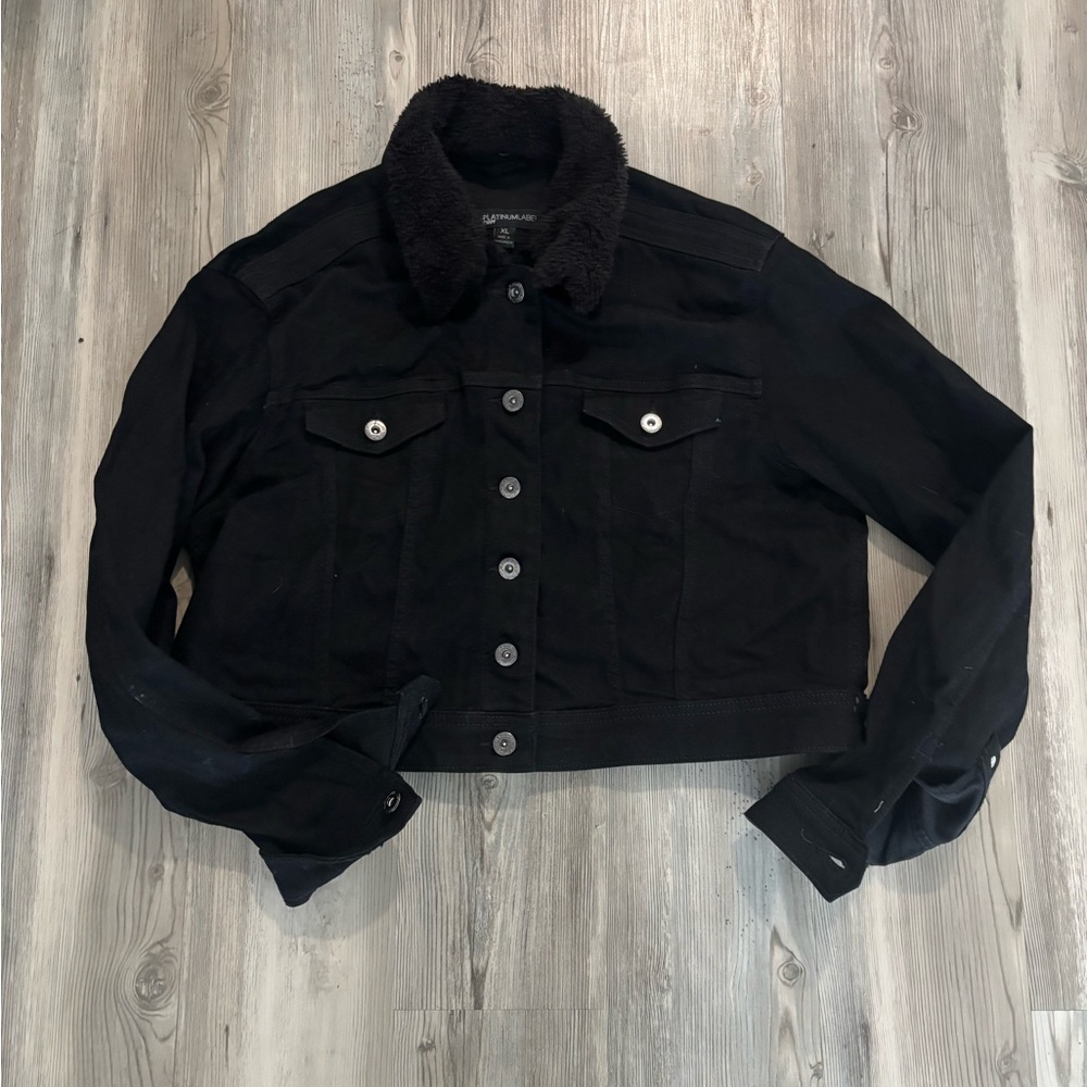 Chic Black Denim Jacket with removable Faux Fur Collar XL NWT